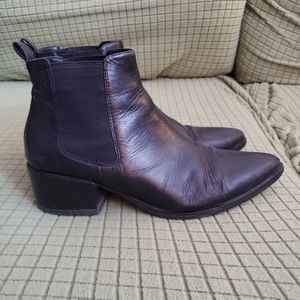 Vagabond Marja Chelsea leather boots size 39W